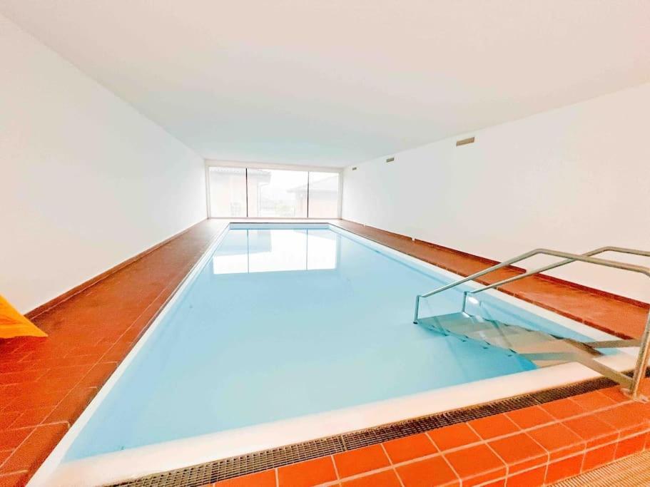 Bright Tiny Studio - Shared Pool & Sauna - Free Parking - Air Condition Muralto Esterno foto