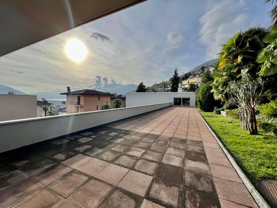 Bright Tiny Studio - Shared Pool & Sauna - Free Parking - Air Condition Muralto Esterno foto