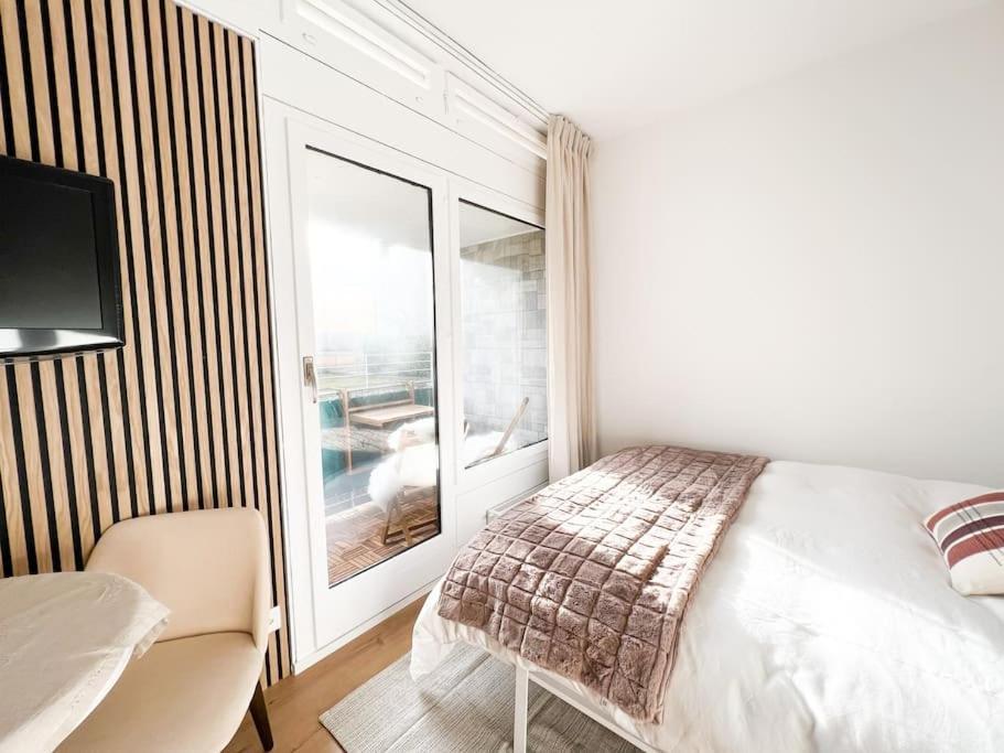 Bright Tiny Studio - Shared Pool & Sauna - Free Parking - Air Condition Muralto Esterno foto